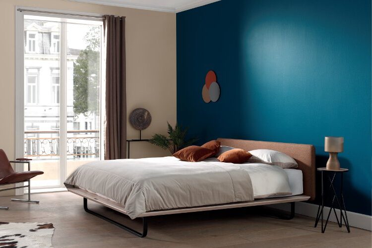 Less-1-mirrored-e1658325108975