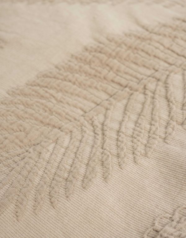 palma_duvet_cover_taupe_102786_199_lr_d3_p Essenza Palma hotel chique taupe katoen satijn dekbedovertrek met palmblad dessin