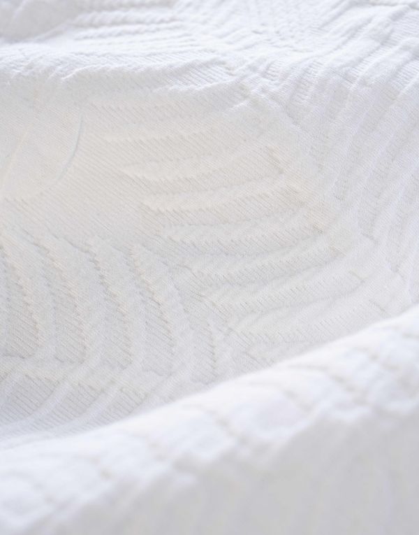 palma_duvet_cover_white_102786_204_lr_d2_p Essenza Palma wit katoen satijn dekbedovertrek met palmblad dessin
