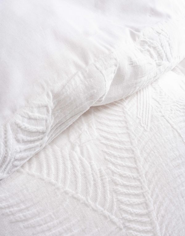 palma_duvet_cover_white_102786_204_lr_d3_p Essenza Palma wit katoen satijn dekbedovertrek met palmblad dessin